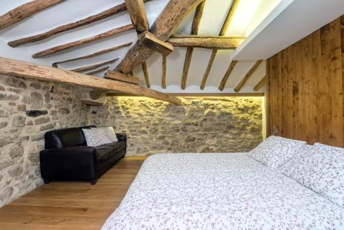 Imagen de la habitación del Albergue Palacio de Sansol. Foto 16