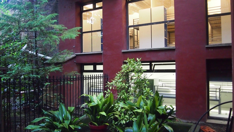 Imagen de los exteriores del Albergue Plaza Catedral - Hostel. Foto 10