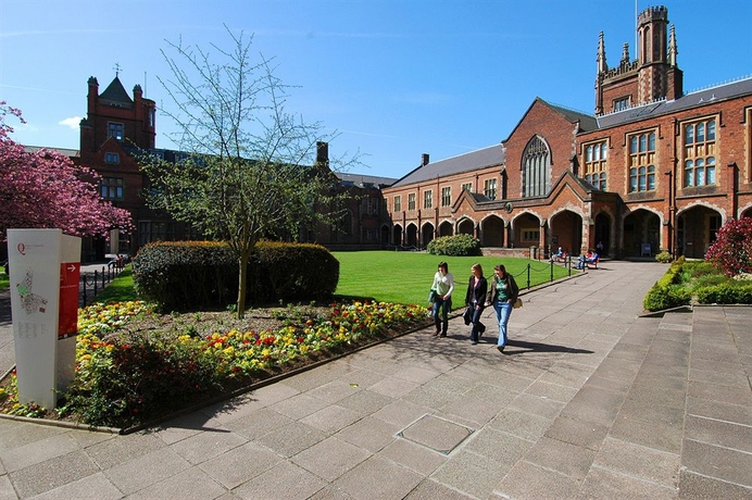 Imagen de los exteriores del Albergue Queens University Belfast - Elms Village - Hostel. Foto 12