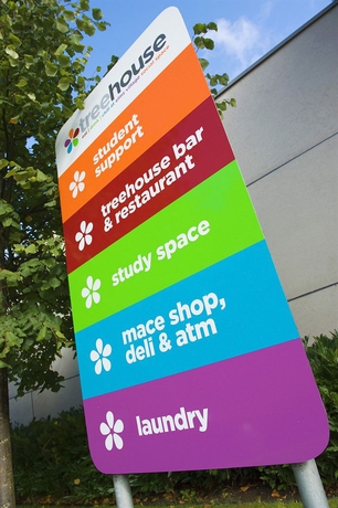 Imagen de los exteriores del Albergue Queens University Belfast - Elms Village - Hostel. Foto 14