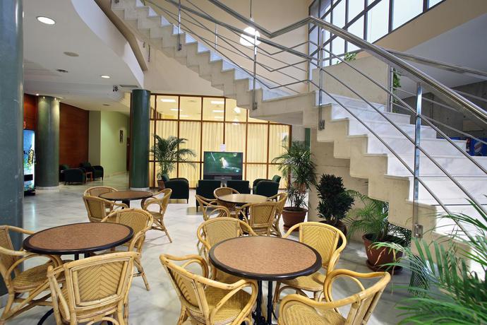 Imagen general del Albergue Residencia Deportistas la Cartuja. Foto 8