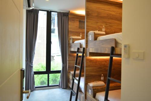 Imagen de la habitación del Albergue Rezt Bangkok. Foto 9