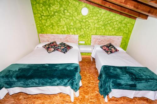 Imagen de la habitación del Albergue Santa Marina, Buelna. Foto 13