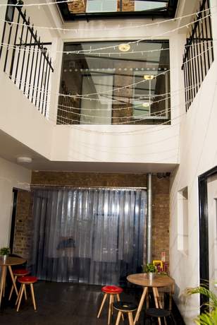 Imagen de los exteriores del Albergue The Dictionary. Foto 8