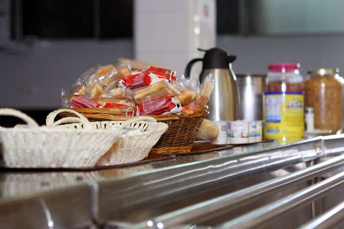 Imagen del bar/restaurante del Albergue Trinkete Etxea - Hostel. Foto 9