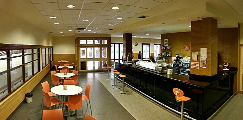 Imagen del bar/restaurante del Albergue Trinkete Etxea - Hostel. Foto 11