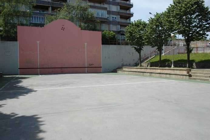 Imagen de los exteriores del Albergue Trinkete Etxea - Hostel. Foto 18