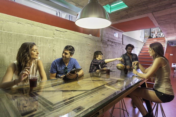 Imagen del bar/restaurante del Albergue Urbany Hostel Bcn Go!. Foto 6