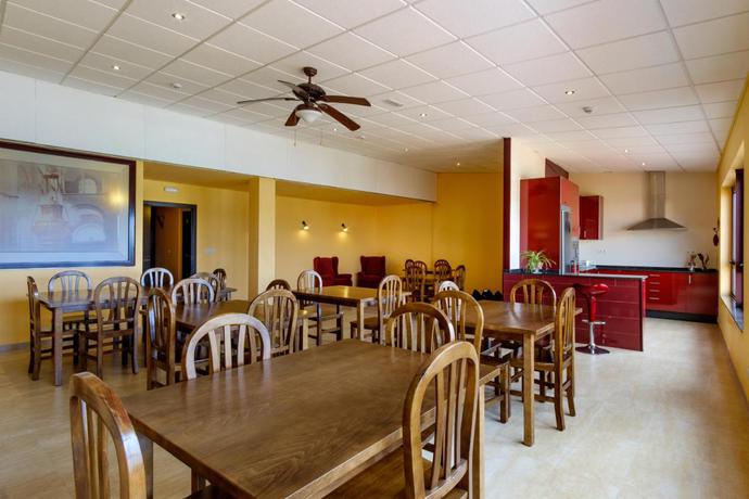 Imagen de los interiores del Albergue V&iacute;a L&aacute;ctea, Arz&uacute;a. Foto 6