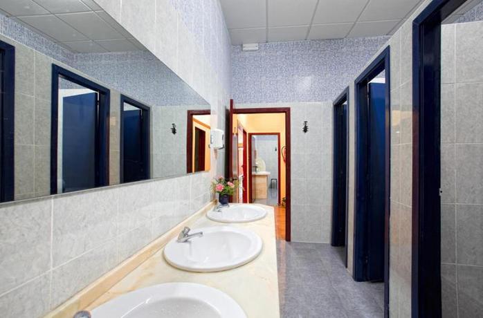 Imagen de los interiores del Albergue V&iacute;a L&aacute;ctea, Arz&uacute;a. Foto 7