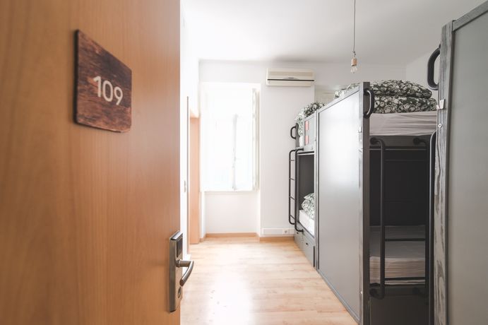 Imagen de la habitación del Albergue WOT Patio Social. Foto 16