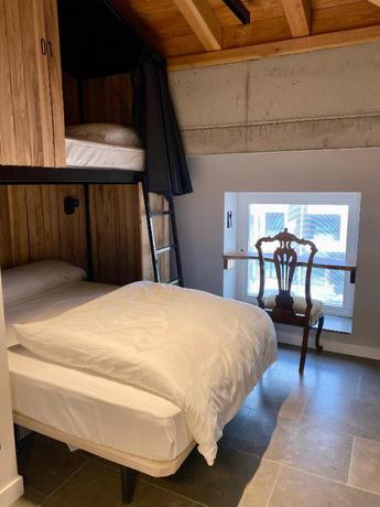 Imagen general del Albergue Zarautz Surf House. Foto 9