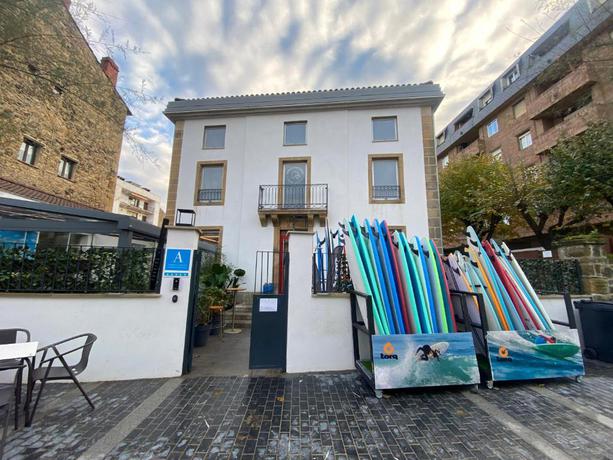 Imagen general del Albergue Zarautz Surf House. Foto 19