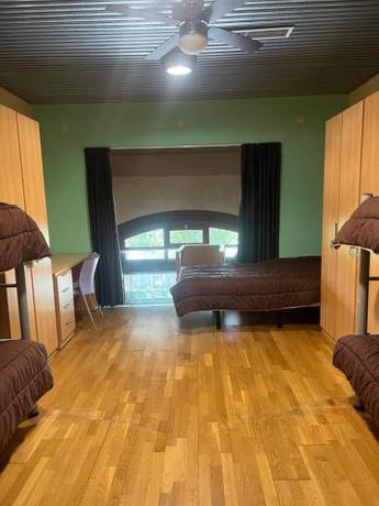 Imagen de la habitación del Albergue & Cafeter&iacute;a V&iacute;a de la Plata Herv&aacute;s. Foto 17