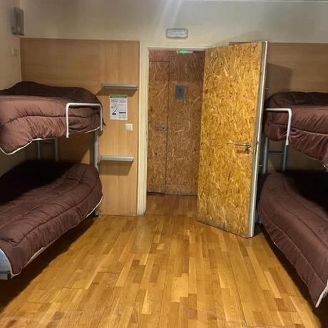 Imagen de la habitación del Albergue & Cafeter&iacute;a V&iacute;a de la Plata Herv&aacute;s. Foto 18