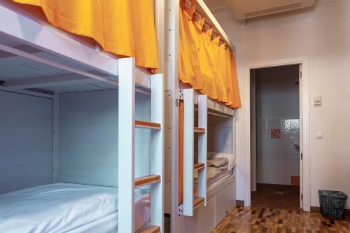 Imagen de la habitación del Albergue de Sig&uuml;enza. Foto 18