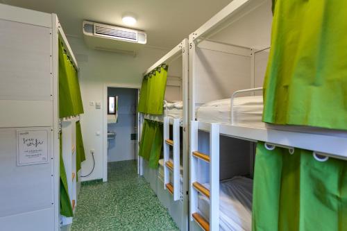 Imagen de la habitación del Albergue de Sig&uuml;enza. Foto 20