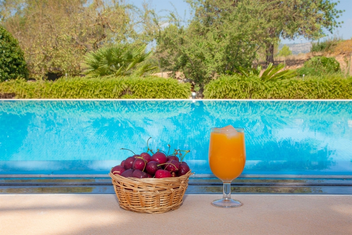 Imagen de la piscina del Alojamiento Rural Agroturisme Perola - Only Adults. Foto 16
