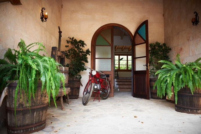 Imagen de los interiores del Alojamiento Rural Agroturisme Perola - Only Adults. Foto 15