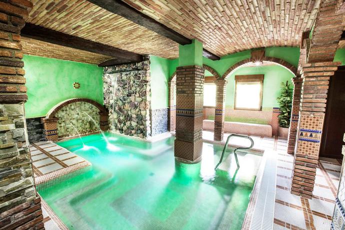 Imagen de la piscina del Alojamiento Rural Benarum. Foto 11