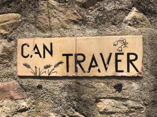 Imagen general del Alojamiento Rural Can Traver de Besal&uacute;. Foto 5