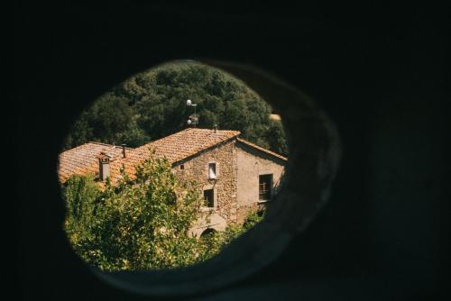 Imagen general del Alojamiento Rural Can Traver de Besal&uacute;. Foto 6