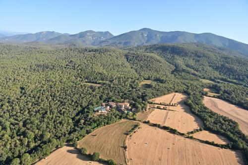 Imagen general del Alojamiento Rural Can Traver de Besal&uacute;. Foto 13