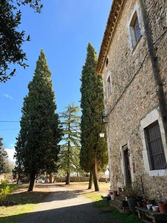 Imagen general del Alojamiento Rural Can Traver de Besal&uacute;. Foto 15