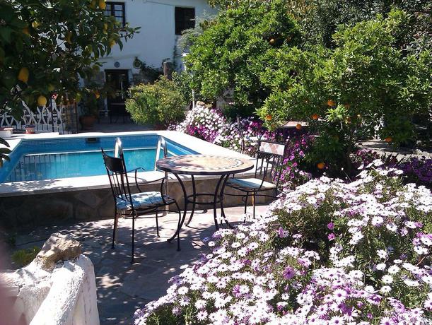 Imagen de la piscina del Alojamiento Rural Casa Jazmin, &Oacute;rgiva ( Alpujarra ). Foto 12
