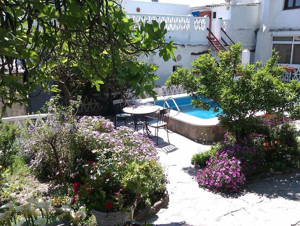 Imagen de la piscina del Alojamiento Rural Casa Jazmin, &Oacute;rgiva ( Alpujarra ). Foto 13