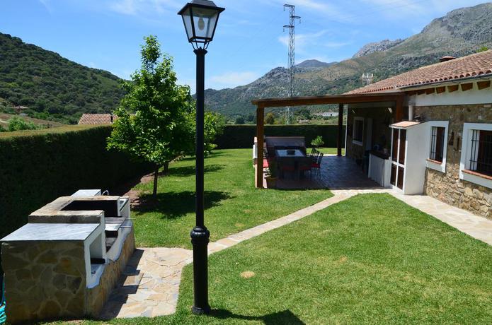 Imagen de los exteriores del Alojamiento Rural Casa Rural Los Cascajales. Foto 4