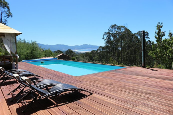 Imagen de la piscina del Alojamiento Rural Casa Rural San Cibran. Foto 9