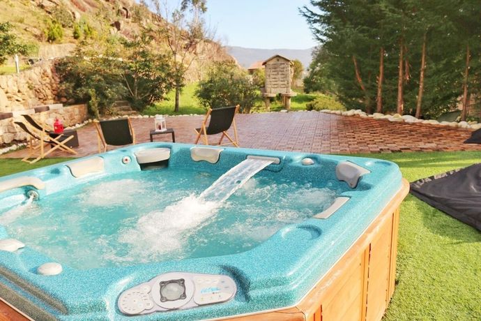 Imagen de la piscina del Alojamiento Rural Casa Rural San Cibran. Foto 10