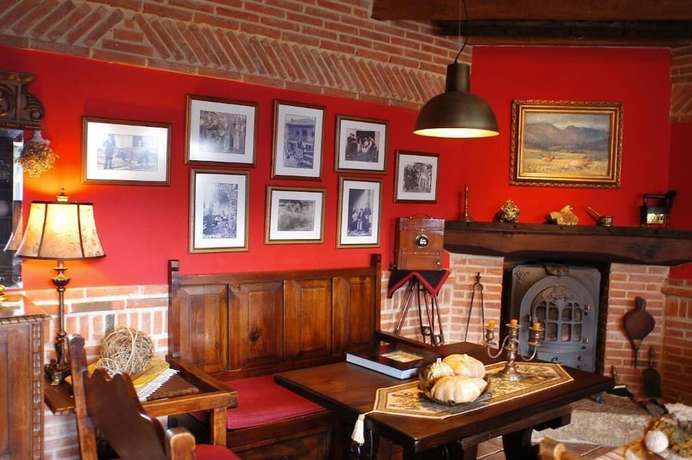 Imagen del bar/restaurante del Alojamiento Rural Casa Rural Santu Colás. Foto 3
