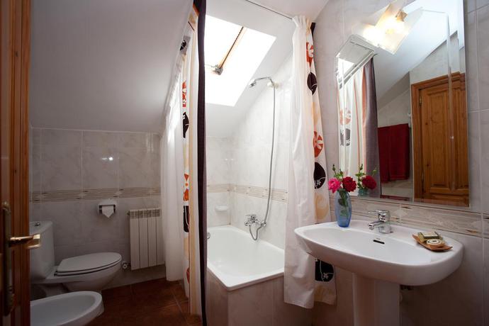 Imagen de los interiores del Alojamiento Rural Casa Rural Sofia Ordesa. Foto 8