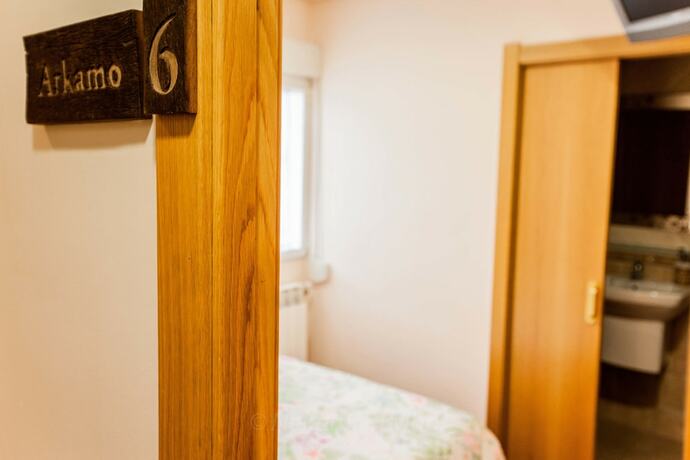 Imagen de la habitación del Alojamiento Rural Casa Rural de Pobes Lagun Etxea. Foto 31