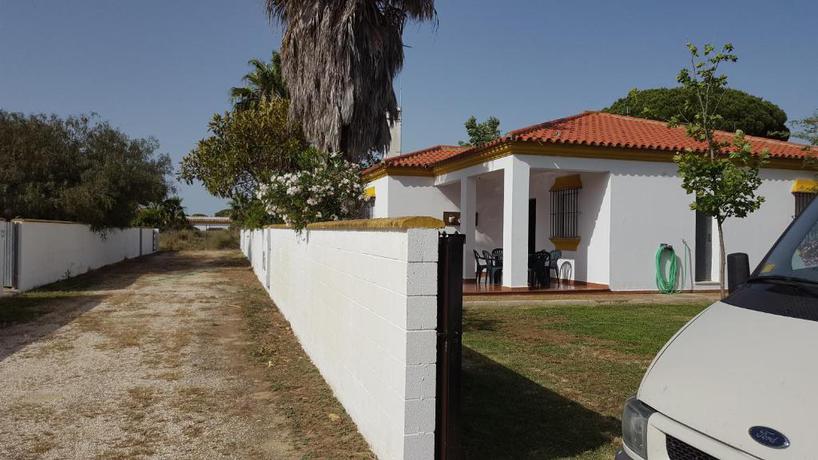 Imagen de los exteriores del Alojamiento Rural Chalet Roche - Pilahito. Foto 12