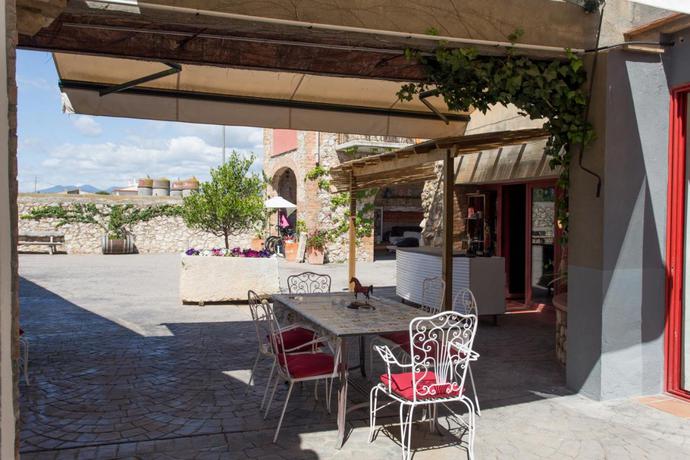 Imagen de los interiores del Alojamiento Rural Cortijo Cal Rajoler. Foto 4