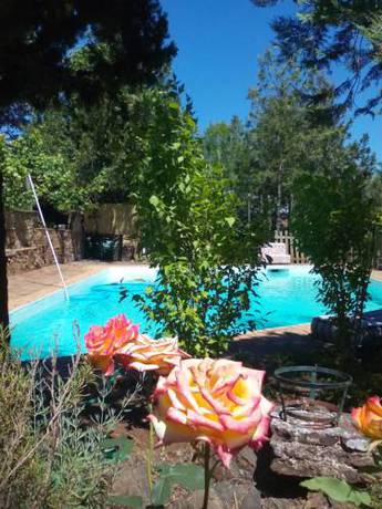 Imagen de la piscina del Alojamiento Rural Cortijo el Berrocal. Foto 12