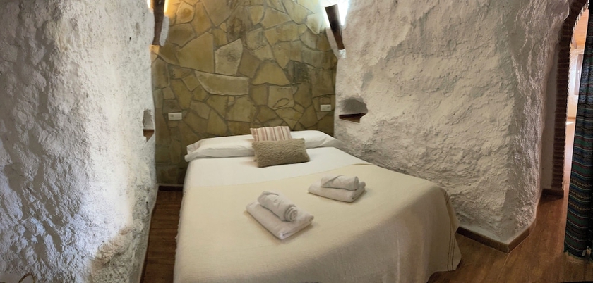 Imagen de la habitación del Alojamiento Rural Cuevas El Atochal Or&iacute;genes. Foto 5