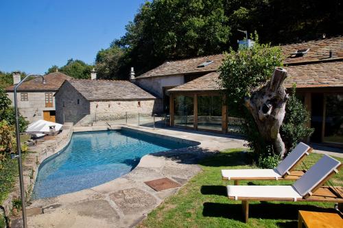 Imagen de la piscina del Alojamiento Rural Fervenza Casa Grande and Restaurante. Foto 8