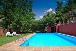 Imagen de la piscina del Alojamiento Rural Las Huertas, MONACHIL. Foto 16