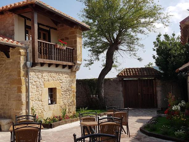 Imagen de los exteriores del Alojamiento Rural Posada Condado De La Mota. Foto 5