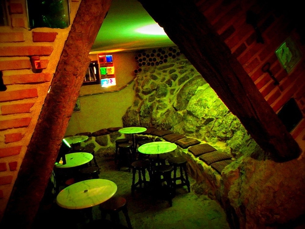 Imagen del bar/restaurante del Alojamiento Rural Roqueo De Chavela. Foto 5
