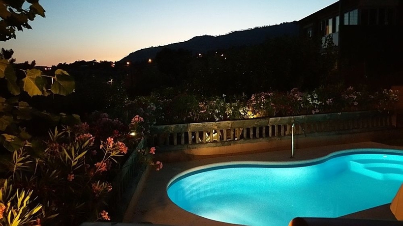 Imagen de la piscina del Alojamiento Rural Roqueo De Chavela. Foto 15