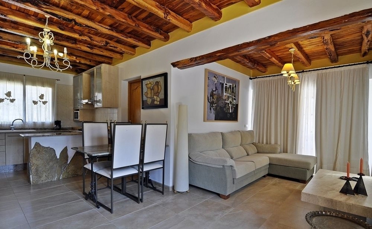 Imagen de los interiores del Alojamiento Rural Villa Can Cardona. Foto 12