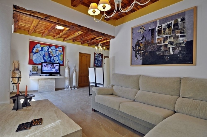 Imagen de los interiores del Alojamiento Rural Villa Can Cardona. Foto 13
