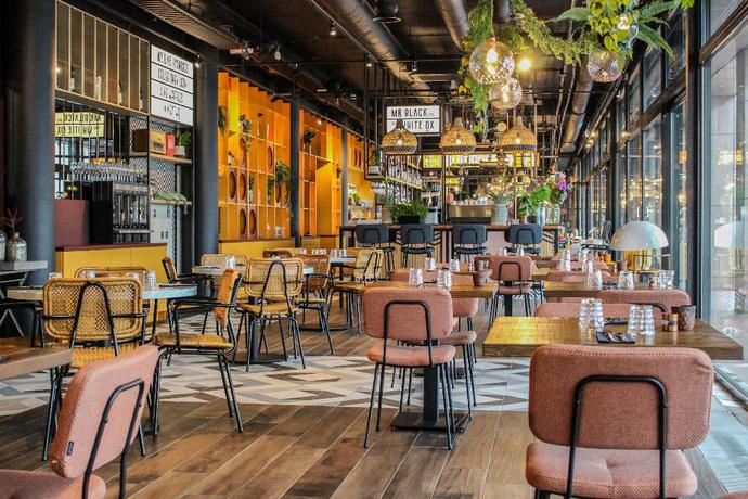 Imagen del bar/restaurante del Apartahotel 2l De Blend. Foto 8