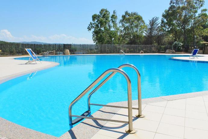 Imagen general del Apartahotel AHR Costa Serena Village. Foto 8