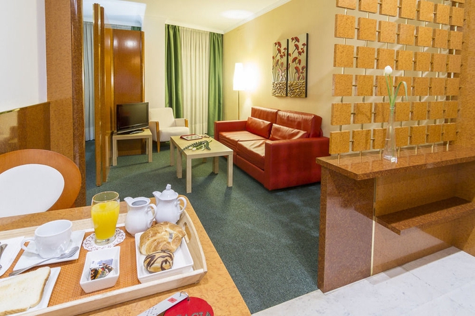 Imagen de los interiores del Apartahotel Acacia Suite. Foto 11